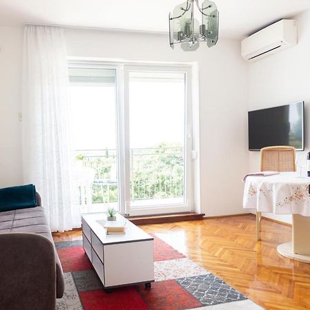 Apartment Centener 로비니 외부 사진